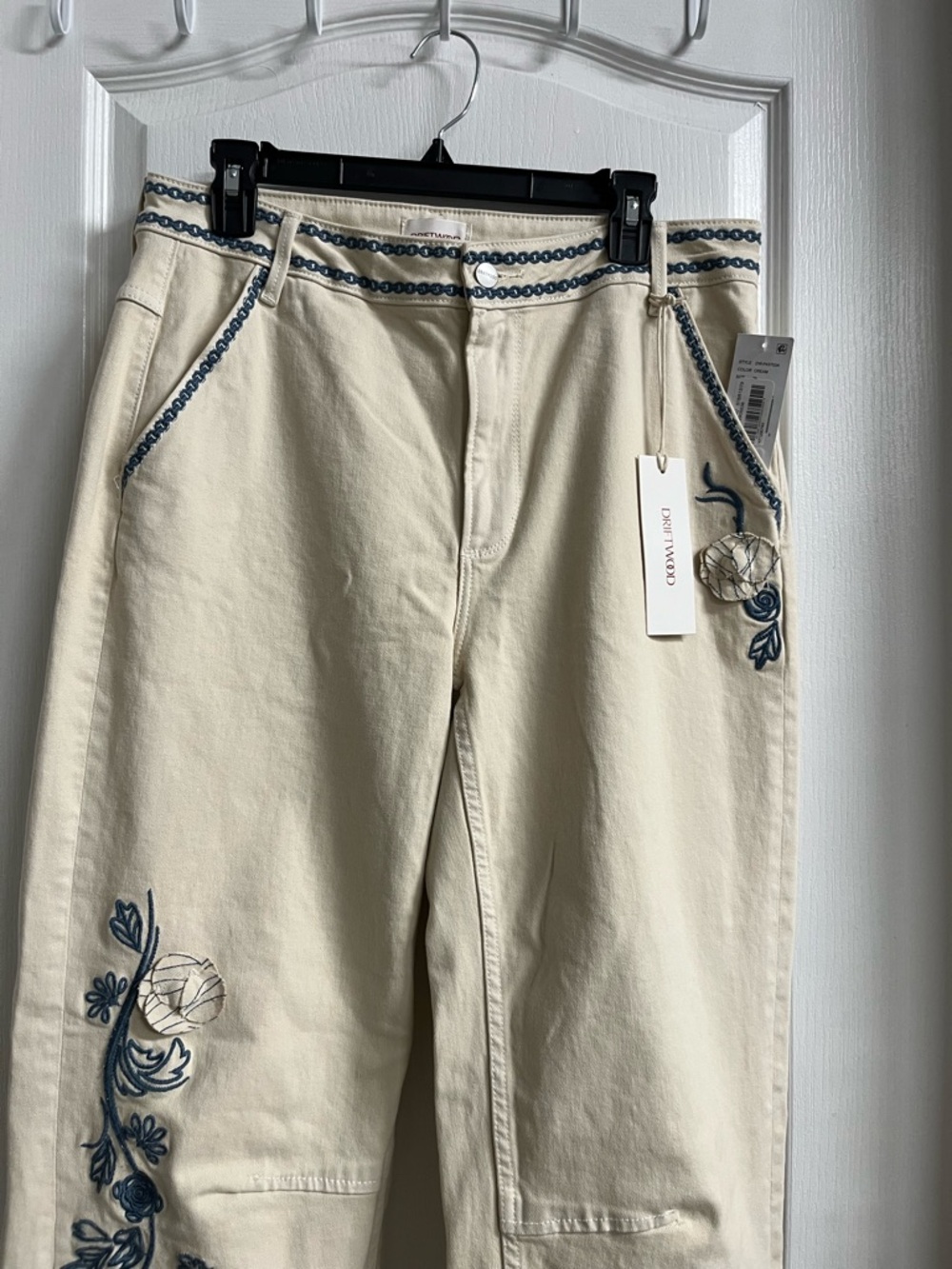 DRIFTWOOD Barbara Barrel Leg Cream Ankle Jeans with Navy Floral Embroidery - Picture 2 of 8
